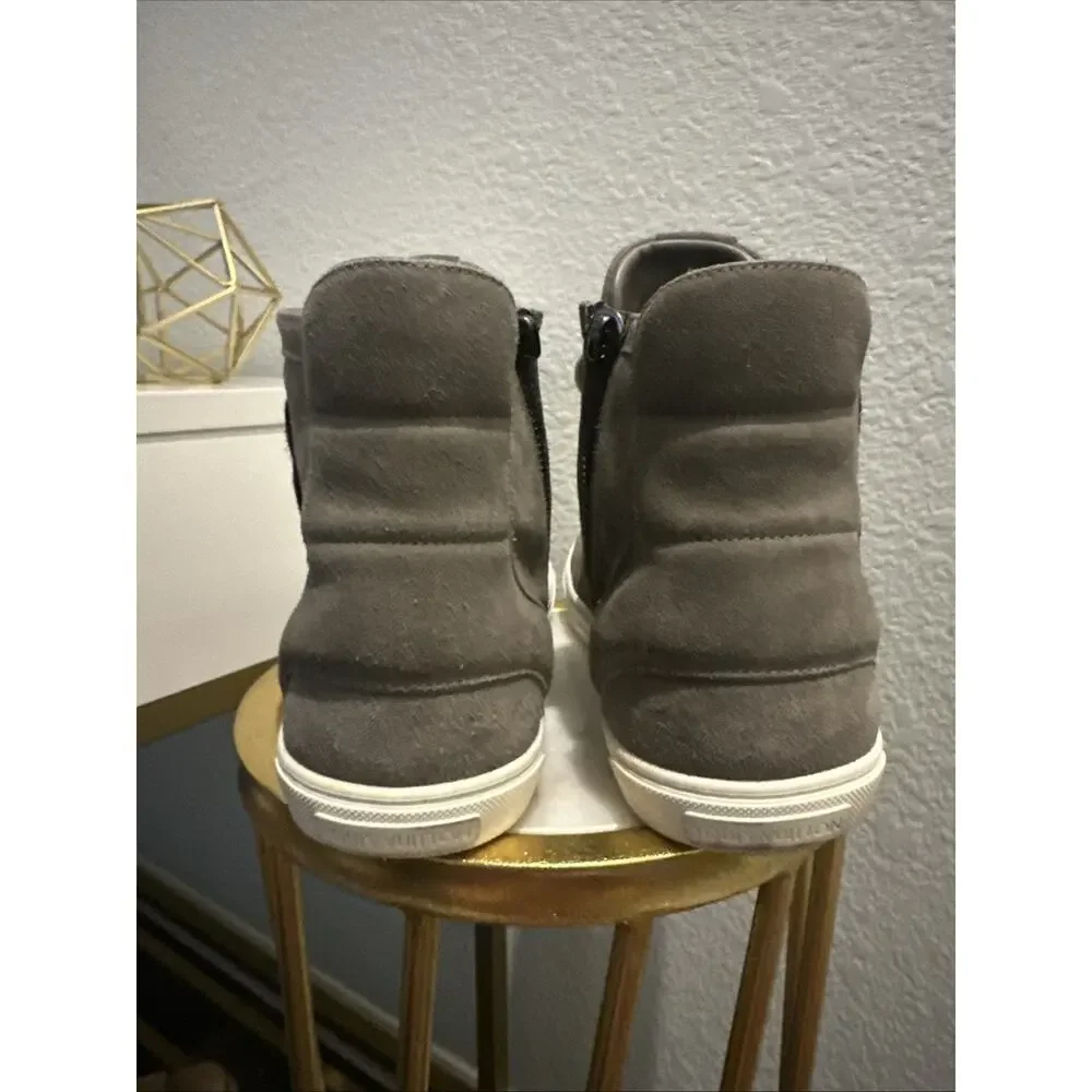 AUTHENTIC LOUIS VUITTON ZIP-UP PEACE SIGN SNEAKERS LV SZ 9.5 (fits USA 10.5)